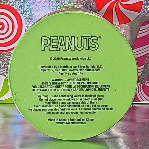 Peanuts Christmas Holiday Snowglobe Snoopy Laying On His House Waterglobe New - Picture 8 of 8